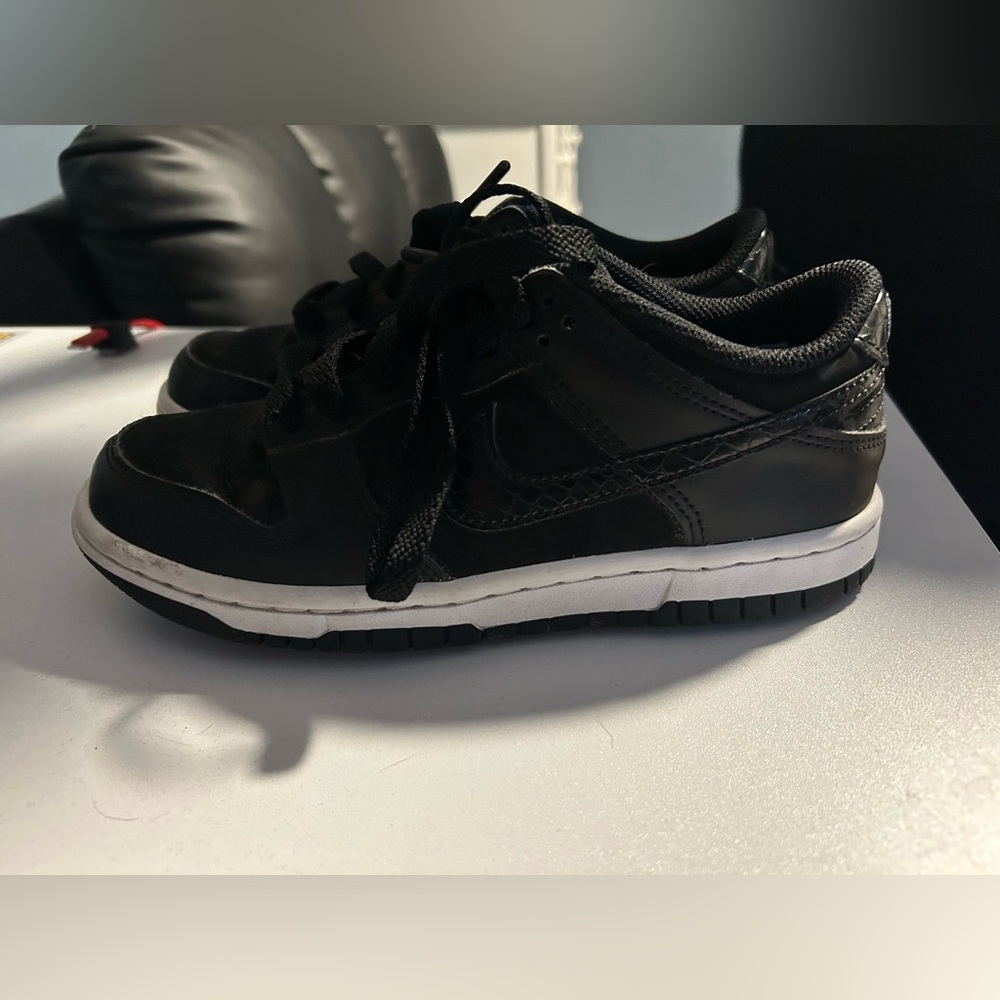 Kids all black dunks size 4